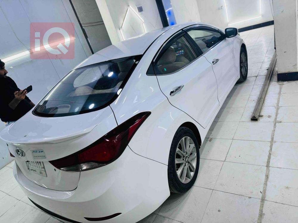 هیوندای ئەلەنترا